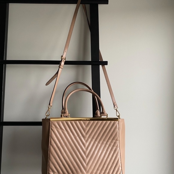 Michael Kors Susannah Chevron Quilted Tote - Picture 3 of 6